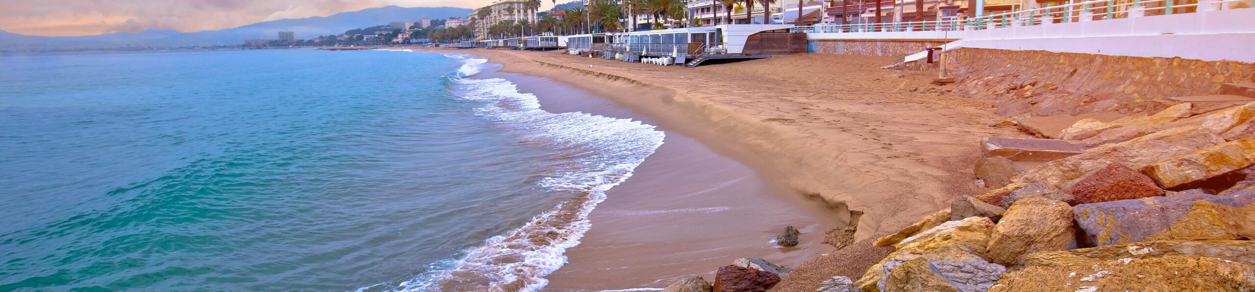 Cannes.,Idyllic,Palm,Waterfront,And,Sand,Beach,In,Cannes,Sun